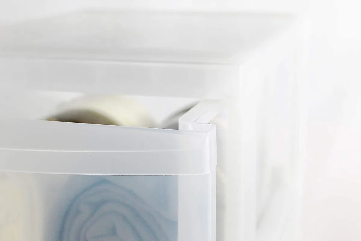 Iris Ohyama Cassettiera in Plastica con ruote, 3 Cassetti Grandi, Biancastro, Maniglie facili da tirare, Organizzatore, Per Camera Da Letto, Bagno, Scuola e Ufficio, Senza BPA, Contenitore, DC-303