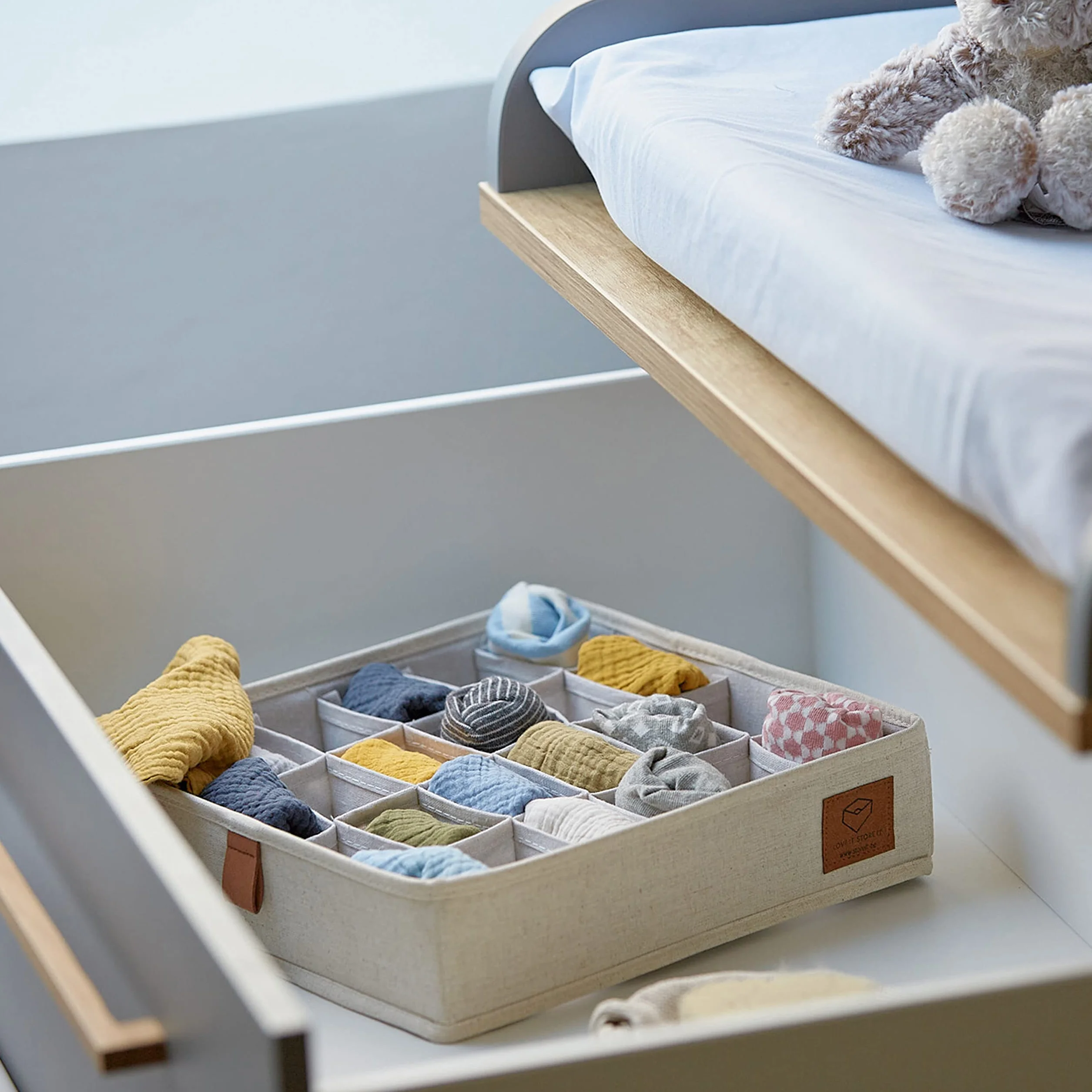 LOVE IT STORE IT Premium Organizer Cassetti -Organizzatore Armadio Pieghevole con 24 Scomparti - Set da 2 - Rinforzi in Cartone -30x30x8cm - Beige