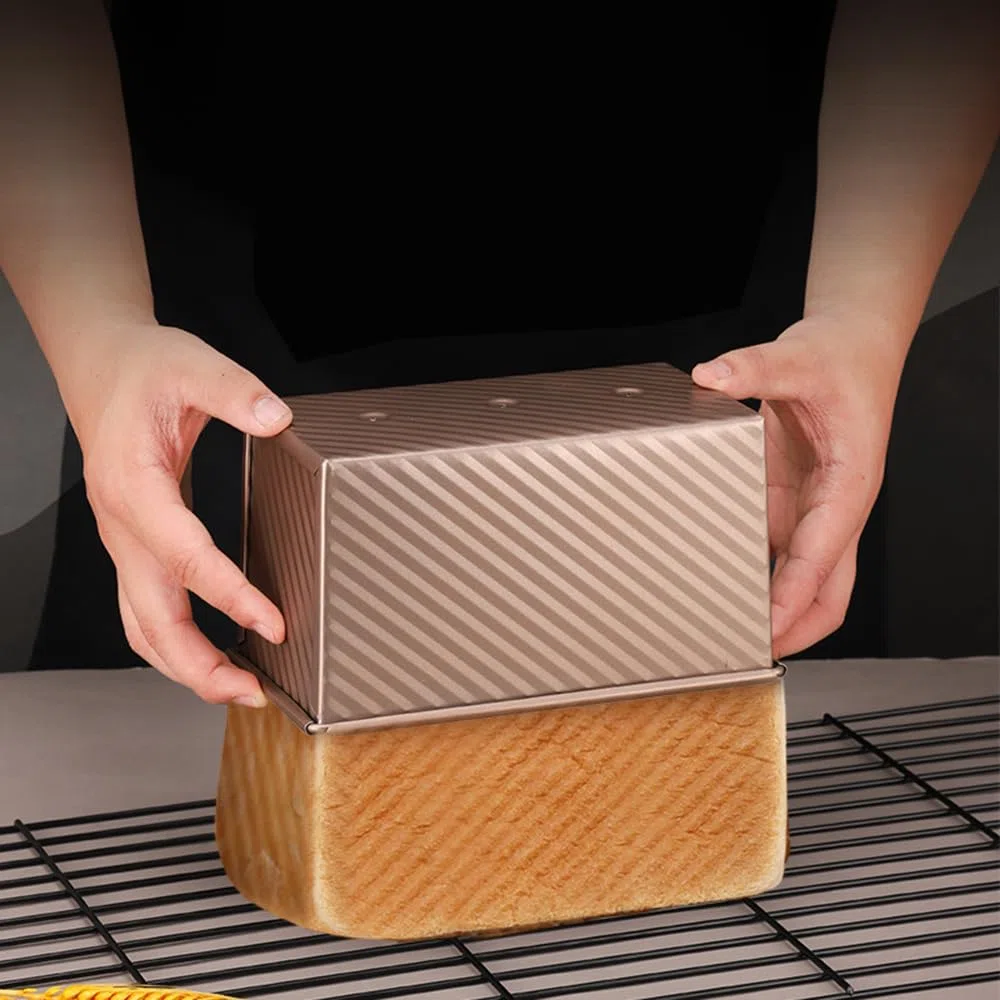 Pullman - Teglia per pane rettangolare con coperchio, capacità 0,5 kg, in acciaio al carbonio, per pane e toast ondulato con coperchio per cuocere il pane