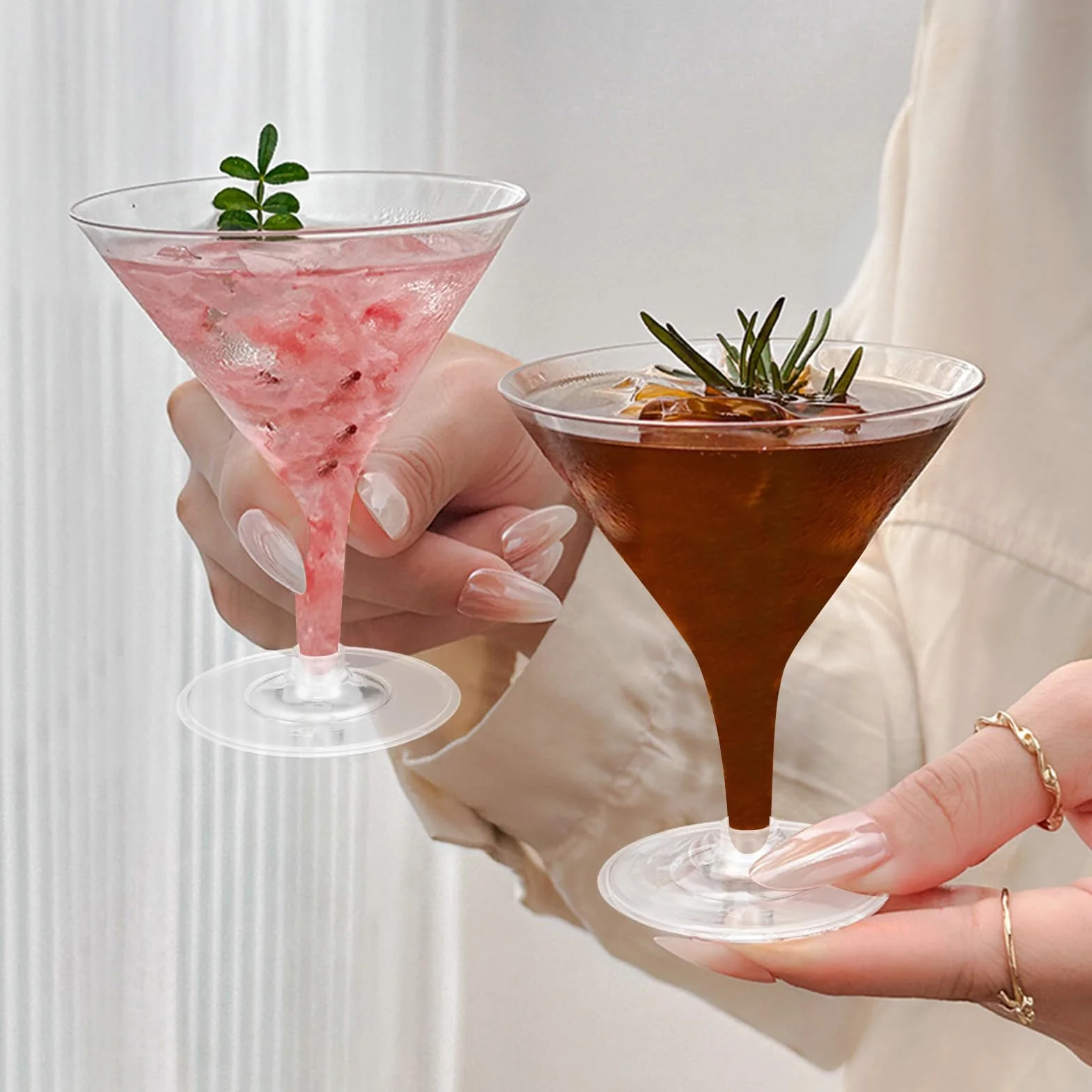 Martini - 25 bicchieri in plastica, 200 ml, riutilizzabili, in plastica, trasparenti, con manico, per anniversari, feste, compleanni, matrimoni