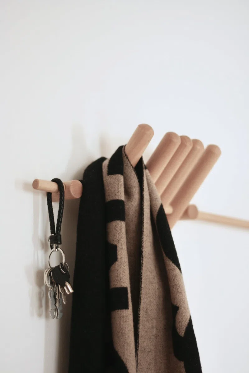 Danza Appendiabiti Muro Faggio 5 Ganci Pieghevoli Portacappotti 50cm | Ideale per ingresso camera e soggiorno per appendere giacche cappelli borse sciarpe e zaini