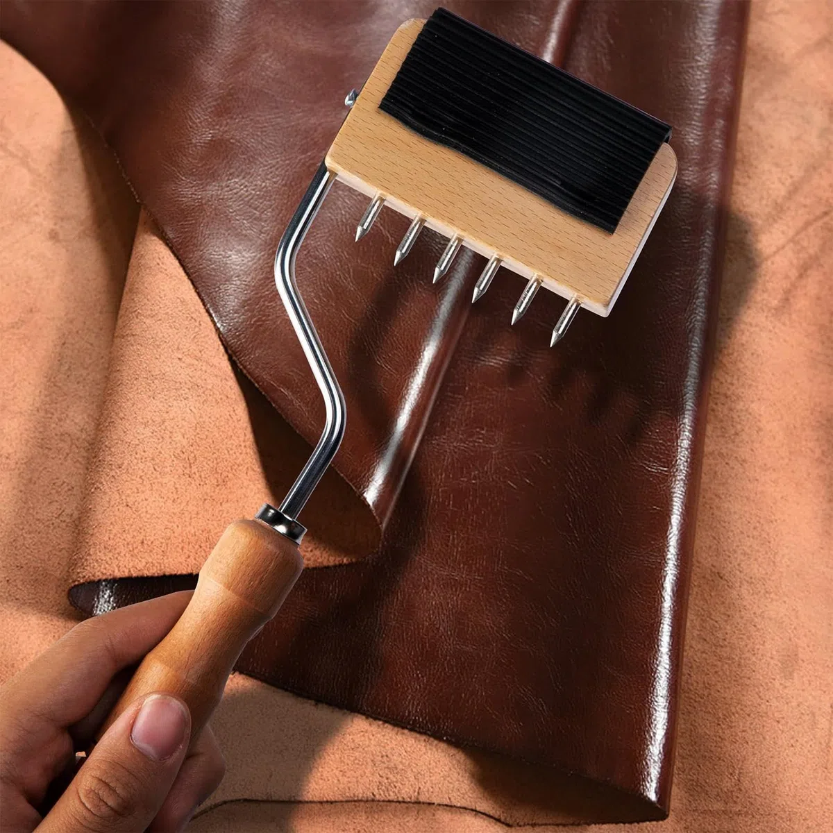 Tendicinghia per cinghie, tenditore in tela con manico in legno, strumento per tappezzeria per tappeti, nastri, tessuti, con leva a collo di cigno per riparazione di mobili e progetti fai da