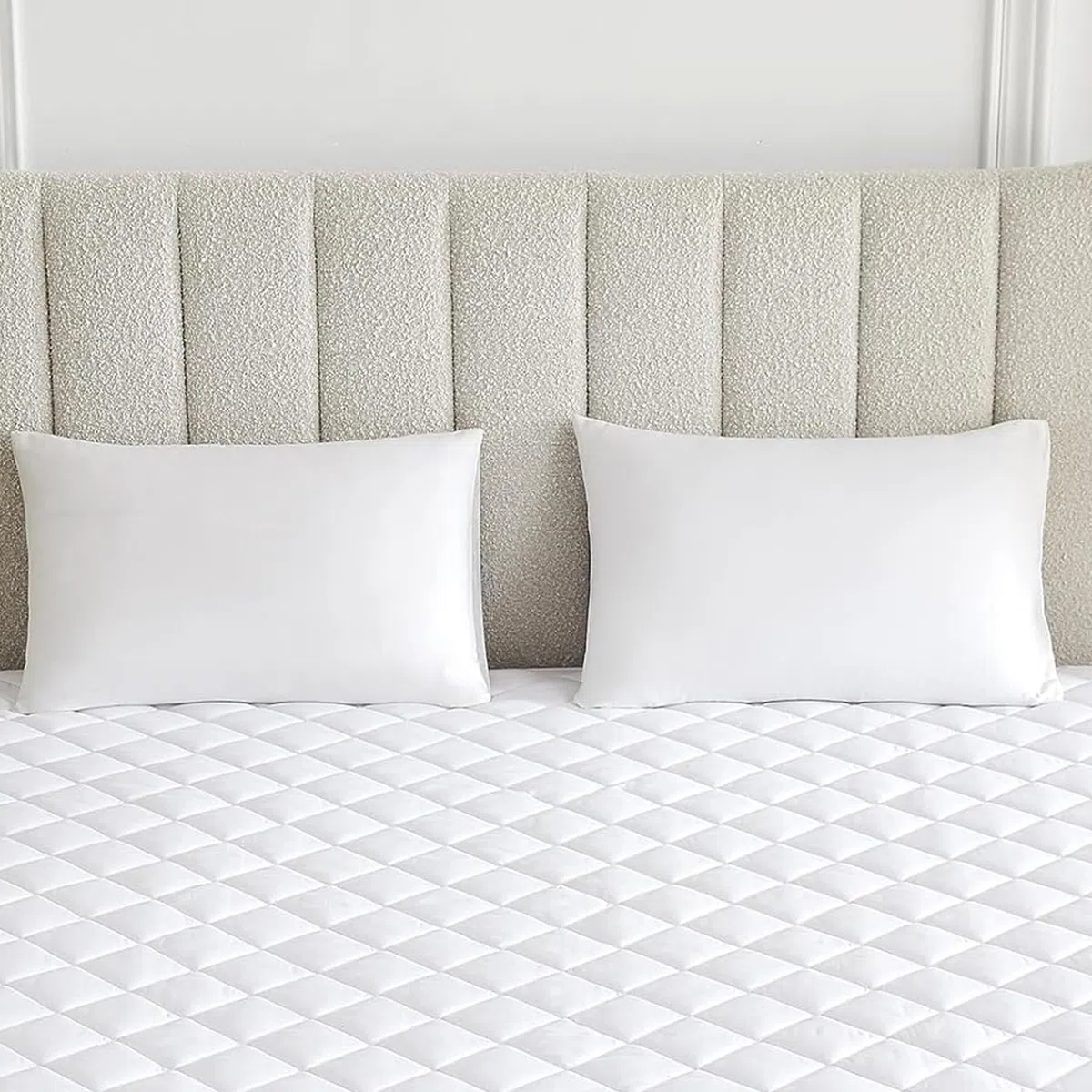 Coprimaterasso trapuntato king size, profondità 30 cm, coprimaterasso anallergico, traspirante, facile da pulire, lavabile in lavatrice, con angoli (bianco, 150 x 200 cm)