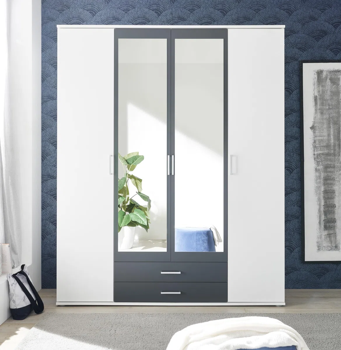 AVANTI TRENDSTORE Hanu - Armadio in legno laminato a 2 ante a battente in legno, 2 ante con specchio e 2 cassetti. Disponibile nel colore bianco/grafite. Dimensioni LxAxP 160x196x54 cm