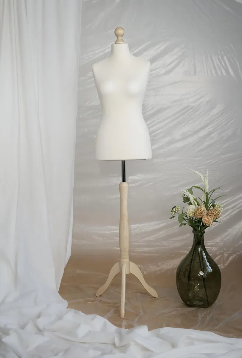 AILANT Manichino donna sartoriale light wood stand (cream, 40/42 S)