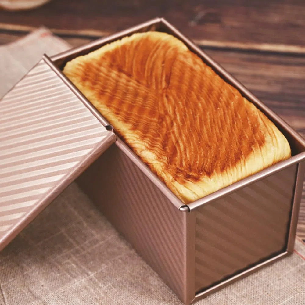 Pullman - Teglia per pane rettangolare con coperchio, capacità 0,5 kg, in acciaio al carbonio, per pane e toast ondulato con coperchio per cuocere il pane
