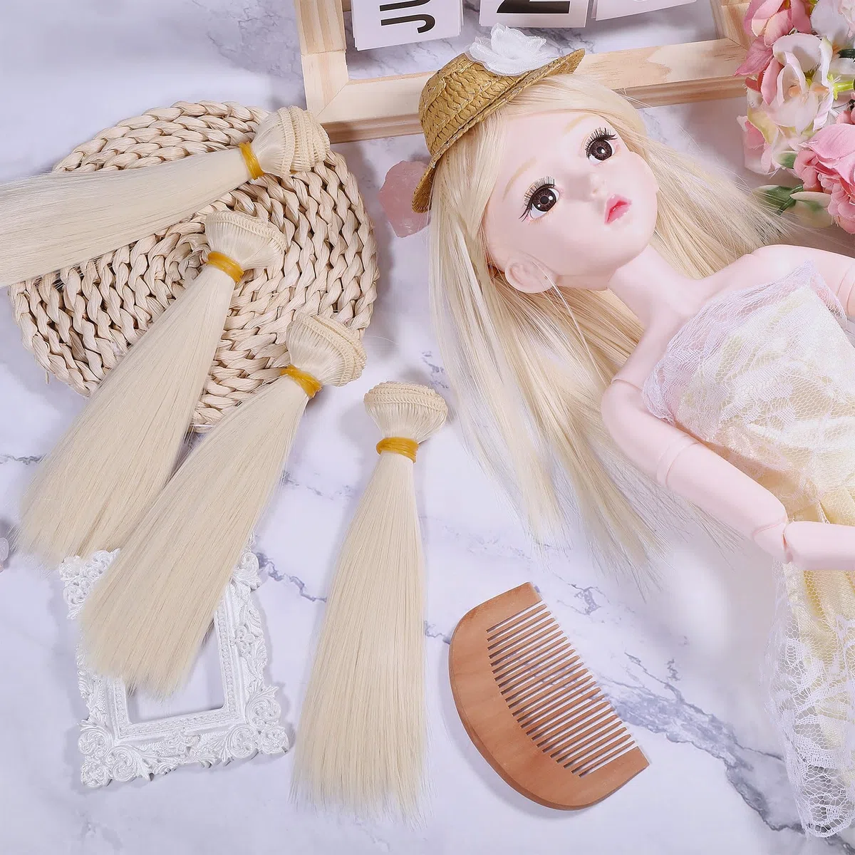 GLOBLELAND 6 pezzo di Parrucca per Bambola Giallo Chiaro Capelli Lisci Da 15cm Parrucche per Bambole Capelli Sintetici Spessi Flessibili e Morbidi Alla Moda e Accessori per La Creazione di Bambole